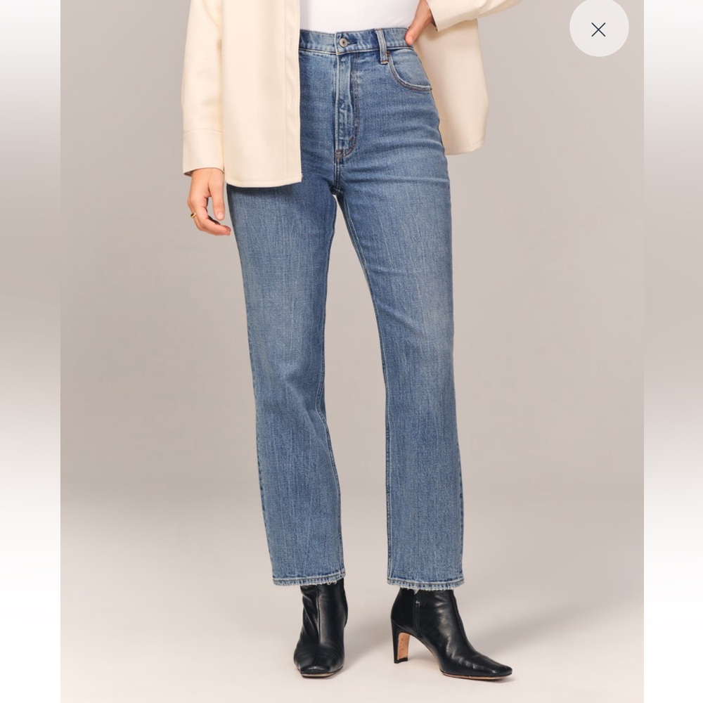 Abercrombie & Fitch High-Rise Straight Leg Jeans - Light Blue